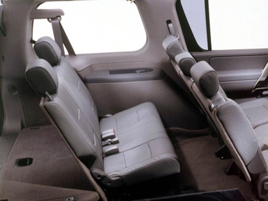  Nissan Pathfinder Armada 2004 года  (фото 4 из 22)